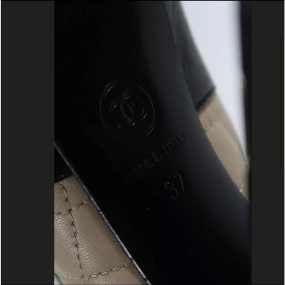 CHANEL lamb skin quilted booties - Picture 3 of 7